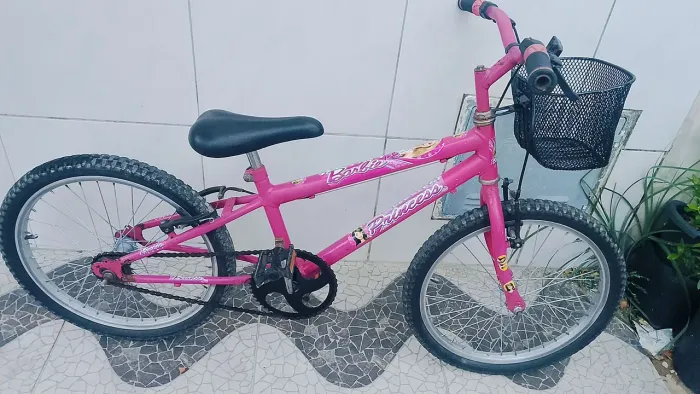 Bicicleta aro 20 pra menina de 6 a 9 anos completa