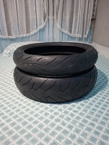 Par de pneus Pirelli Diablo Rosso 2 (meia vida)