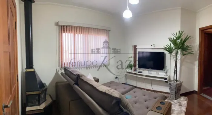 Casa/Sobrado - Residencial - No bairro Jardim Terras de Santa Helena - Jacareí - 3 Dormitó