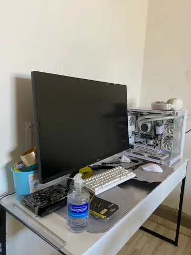 Monitor LG de 32 polegadas 4K