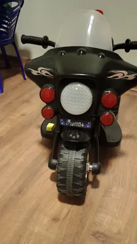Vendo moto elétrica perfeito estado,nunca andado fora de casa