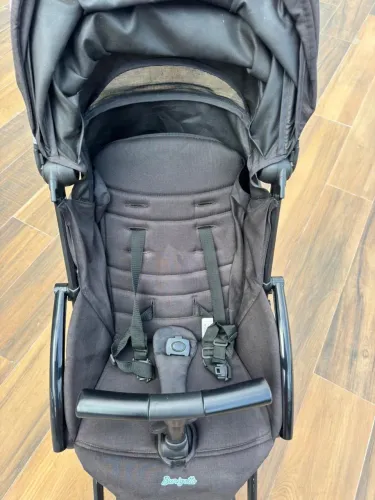 Carrinho de Bebê Burigotto Compacto Preto