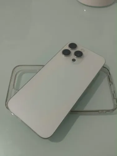 Vendo iPhone 15 pro max 1tb de memória.