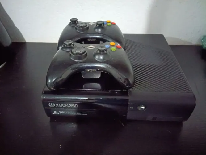 VENDO XBOX 360 SUPER SLIM BLOQUEADO 
