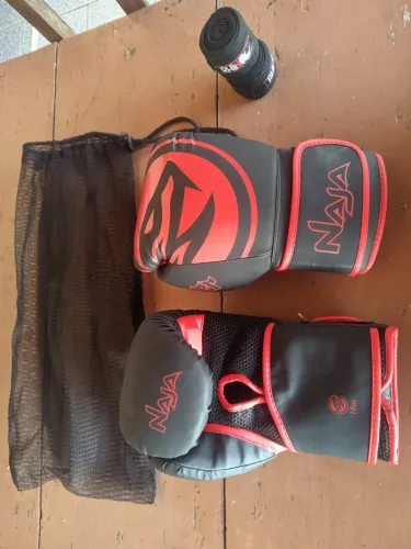 Vendo Luvas de Boxe / Muay thai