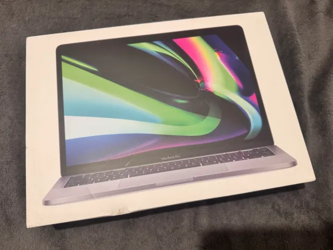 Caixa vazia de Macbook Pro