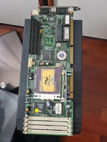 INTEL PENTIUM PRO + PLACA RETRO 