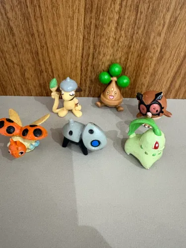 Lote pokemon miniatura