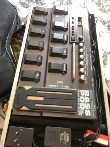 Pedaleira para contrabaixo BassPod XT Live - Oportunidade unica