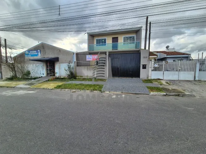 Excelente Sobrado Semi-Novo e Averbado  Aceita Financiamento!