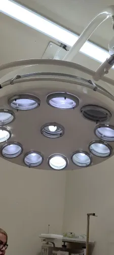 Foco cirurgico de teto