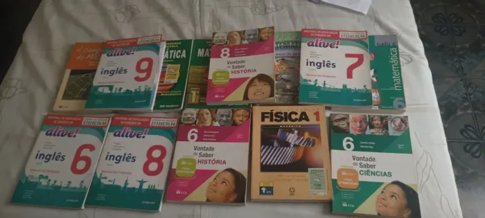 Livros de varias materias Portugues, inglês , Matematica, Fisica , Historia, Ciências ,