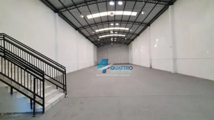 Barracão para alugar com 650 m² no Jardim dos Andes Londrina