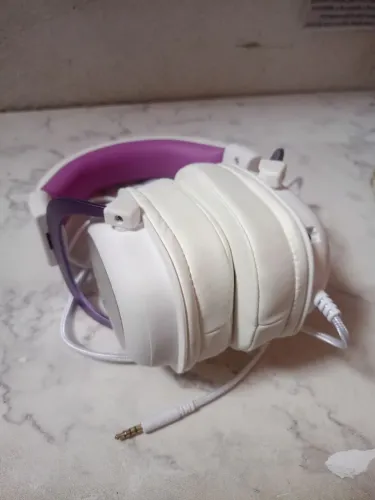 Headset Gamer Branco e Roxo