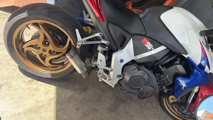 Escapamento cb1000 só o cano 