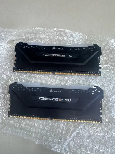 Mentoria Corsair vengeance rgb pro 8gb 3200mhz par