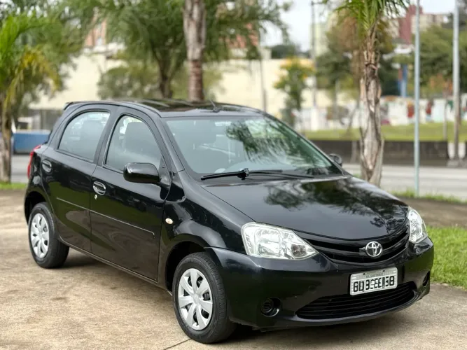 Toyota Etios XS 1.3 Flex 16V 5P Mec. 2013