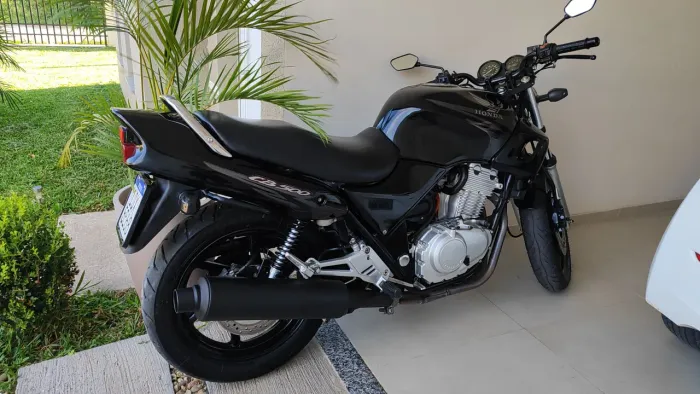 Cb500 2001 super inteira. Toda revisada. Bateria nova na garantia.