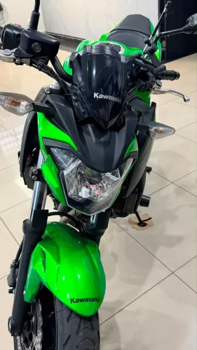 Kawasaki Z650 impecável!
