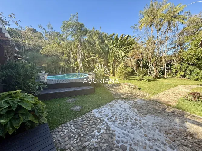 Casa para locação Rio Tavares com 2 suítes, anexo independente e amplo terreno