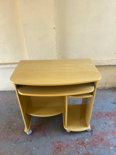 Escrivaninha para computador com gaveta