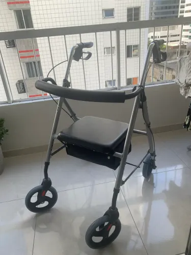 Andador adulto