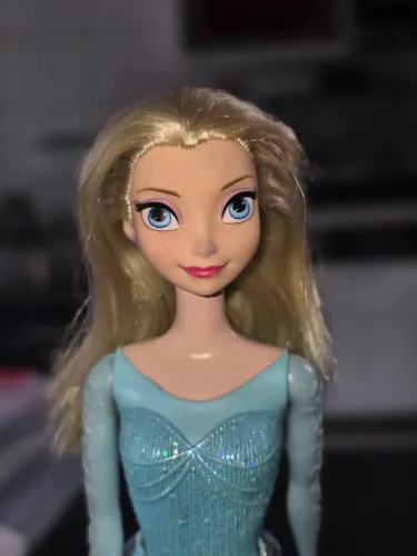 BONECA ELSA