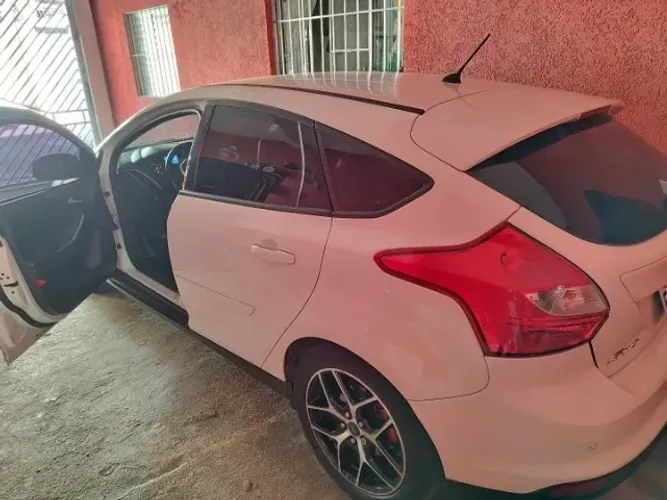 Ford Focus 1.6 S/se/se Plus Flex 8v/16v 5P 2015