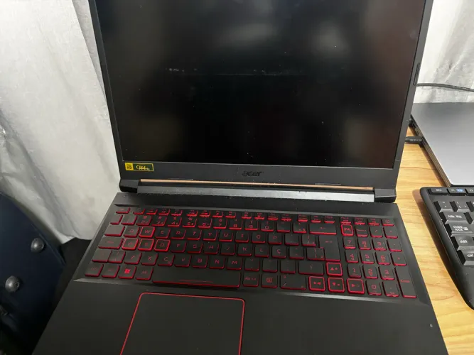 Acer Nitro 5 para retirada de peças