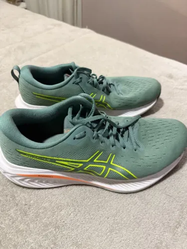Tênis de corrida gel excite 10