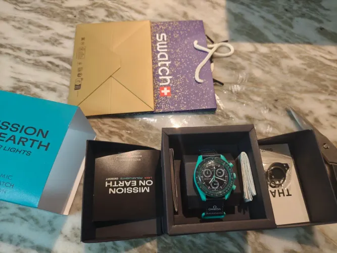 Relógio Omega Swatch Mission on Earth Polar Lights