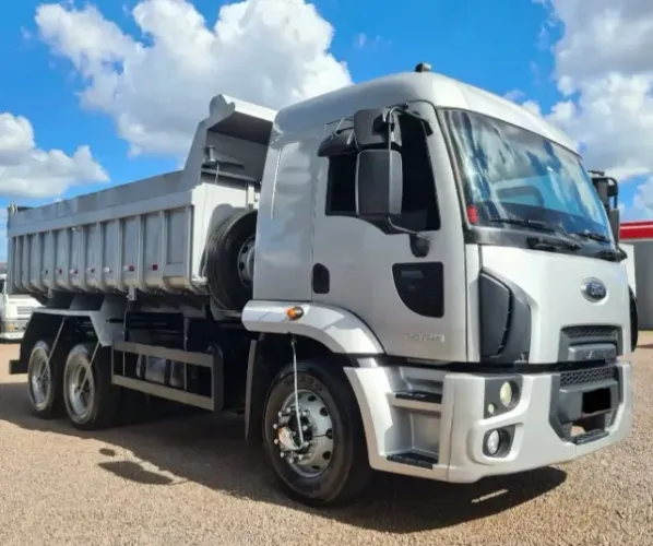 Ford Cargo 2429 6x2 - Ano 2014