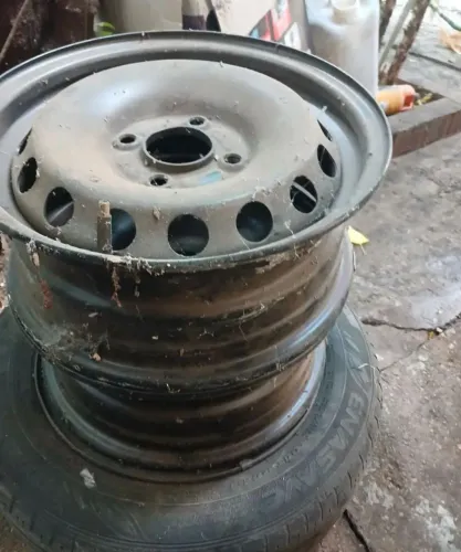 jogo de aro 14 Ford conservado 400$$ negócio