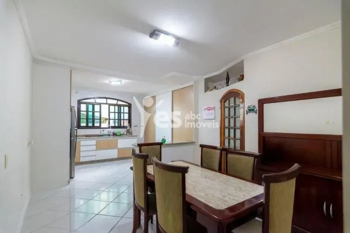 Sobrado para Locação com 3 dormitórios, 206m² - Santo André, Bangu. REF: 19896