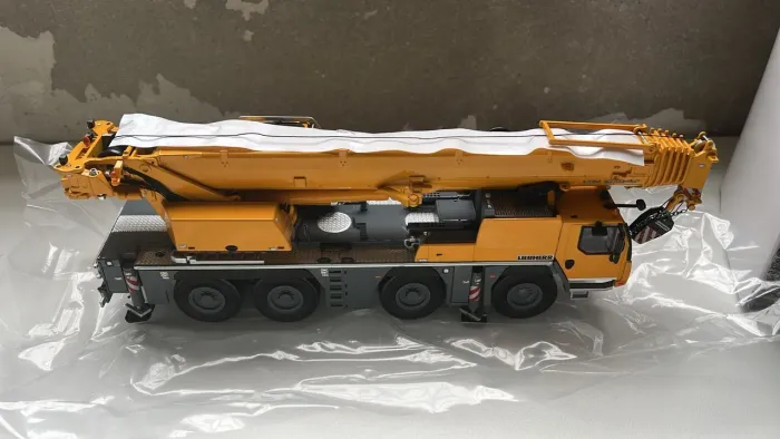 Miniatura colecionável LTM 1090-4.2