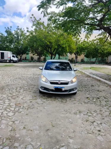 Fiat Grand Siena Tetrafuel 1.4 EVO F. Flex 8V 2015