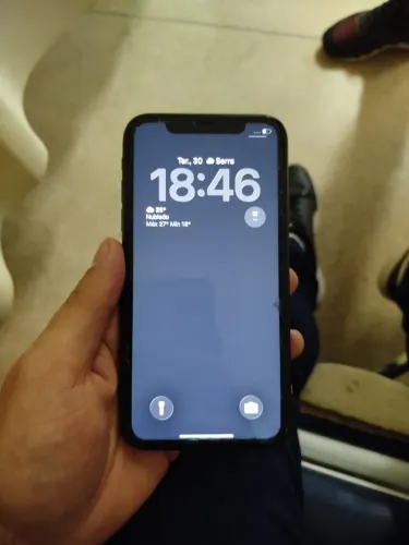 iPhone 11, 64 gb, bem cuidado, saúde da bateria 67%.