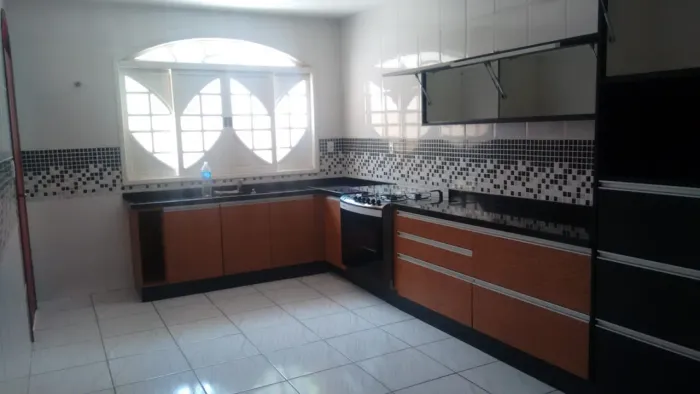 ALUGO CASA SUPER CONFORTÁVEL