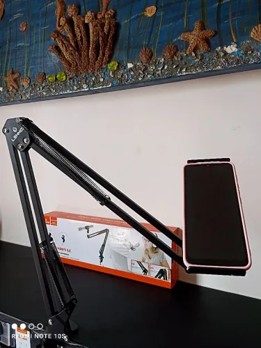 Braço articular com suporte para tablet, microfone e celular / OFERTA IMPERDÍVEL