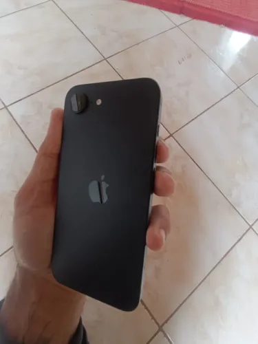 iphone 16e - 128 gigas - bateria 98%