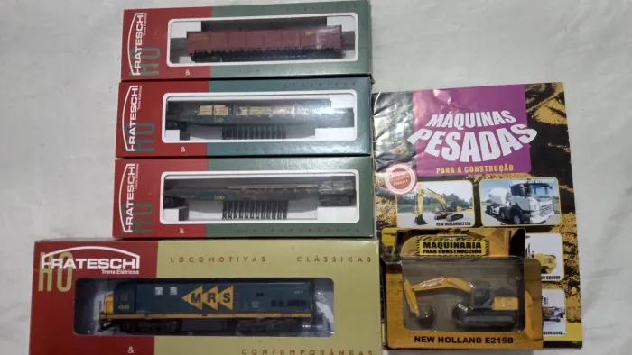 Miniatura de locomotiva Frateschi c30 MRS com lote de vagões