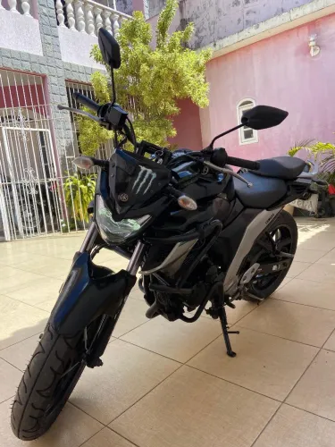 MOTO DE GARAGEM, REVISADA, ÚNICO DONO. DOCUMENTAÇÃO EM DIA COM RECIBO EM BRANCO.