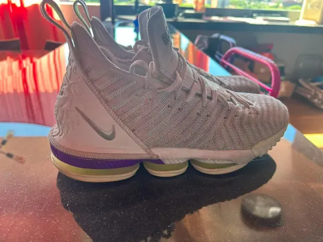 Lebron 16 "Buzz Lightyear" tam: 45