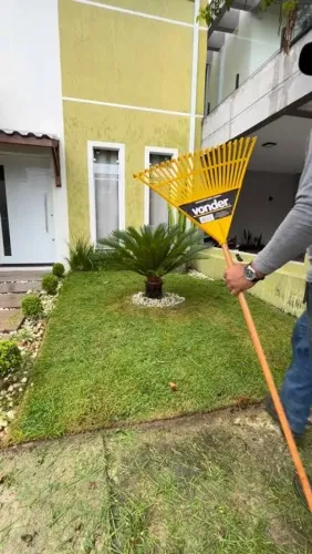 Ajudante serviço de jardinagem 