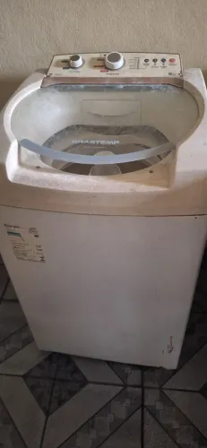 Maquina de lavar, conserto da parte debaixo da máquina, pai el funcionando perfeitamente