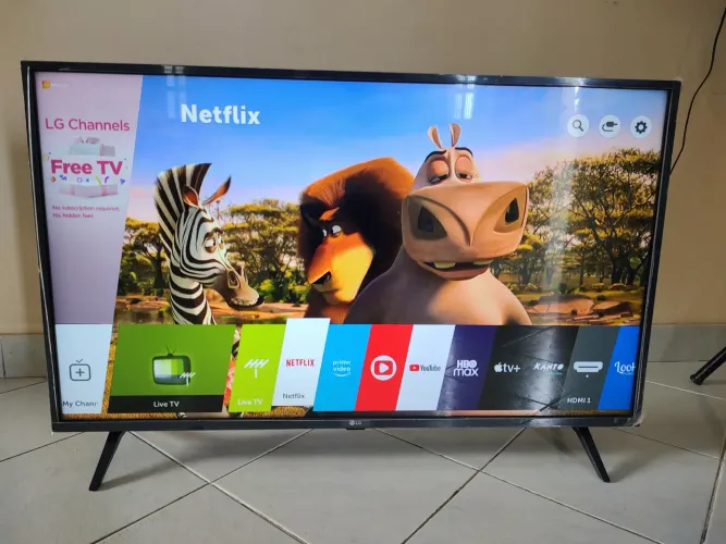 Smart TV LED LG 43 Polegadas, Vários Aplicativos.