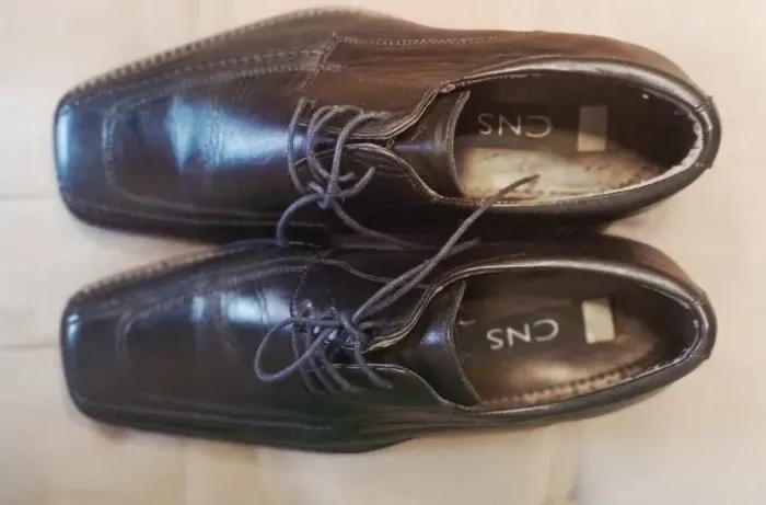 Sapato em couro masculino tam 37 (usado 1 única vez!)