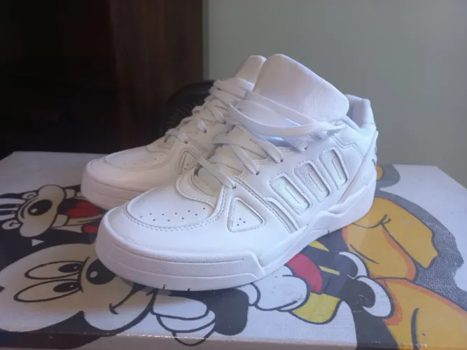 Tênis Adidas Midcity