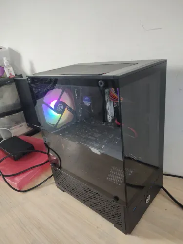 PC I7 8GB DDR4 SSD