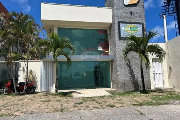 Sala Comercial no Macarena Flat | Frente para Av. Roberto Freire | Disponível em Agosto